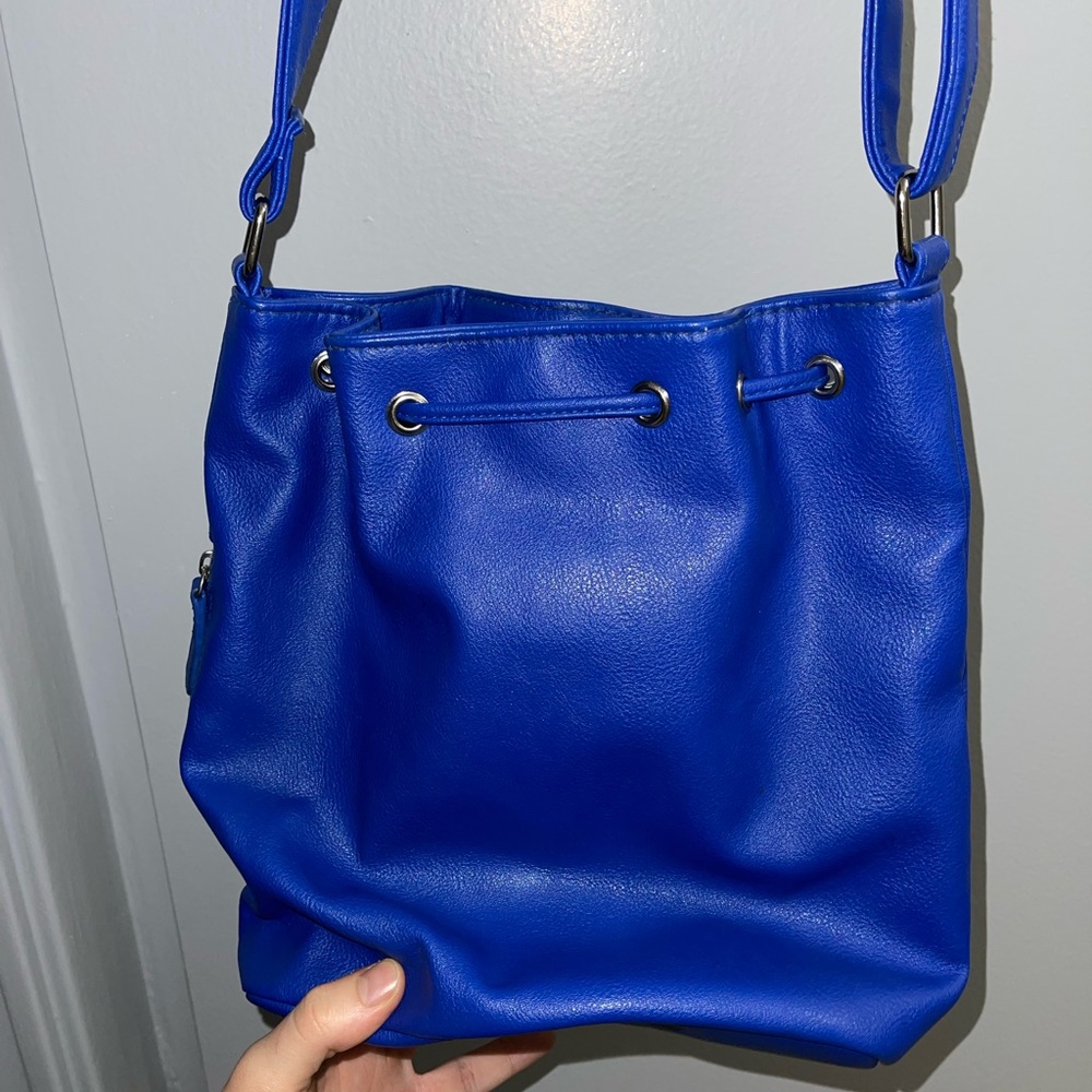 Blue tote bag